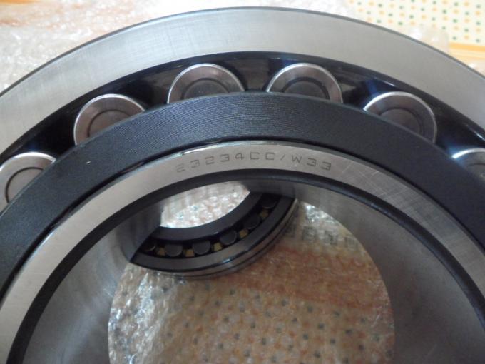Chrome Steel Spherical Roller Bearing 22211E1 High Precision DIN 635-2 Self Aligning